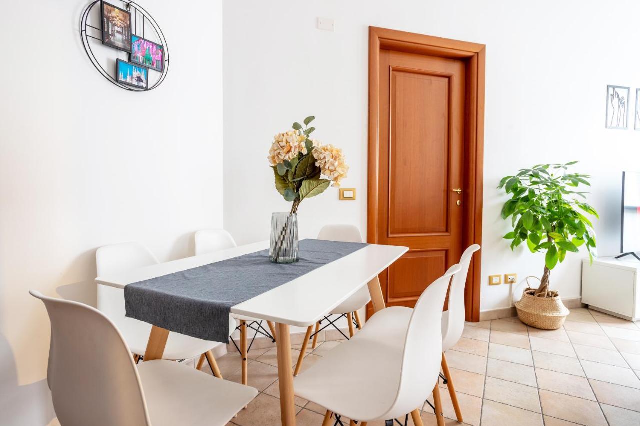 A 10 Min Dal Duomo - Trilocale Moderno Con 3 Letti E 2 Bagni In Citta Studi Apartamento